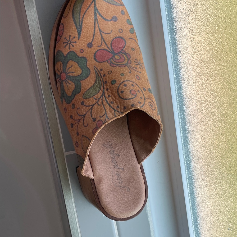 Free People Patsy Brown Floral Leather Clogs - Picture 12 of 13